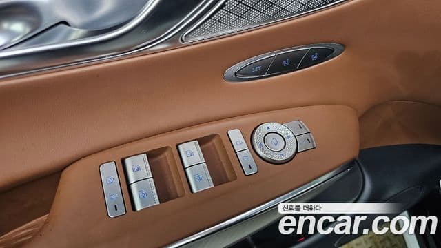 Genesis GV70 2023 — Şəkil 14/31