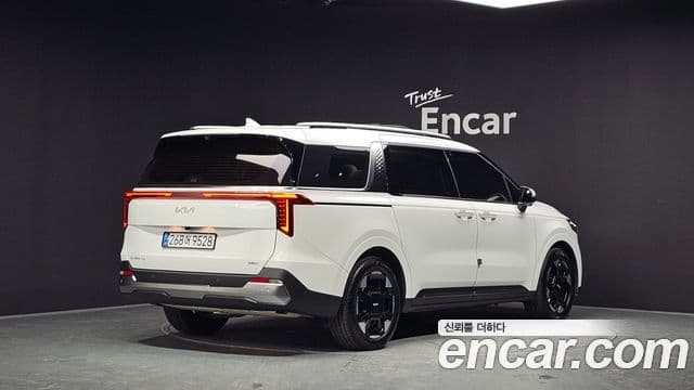 Kia Carnival 2025 — Şəkil 2/20