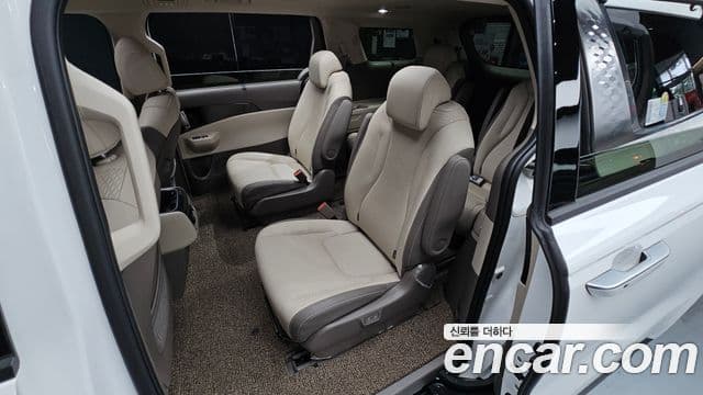 Kia Carnival 2025 — Şəkil 12/20