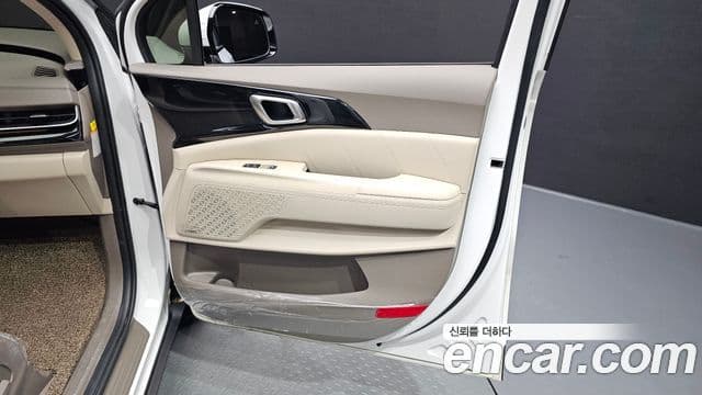 Kia Carnival 2025 — Photo 34/43