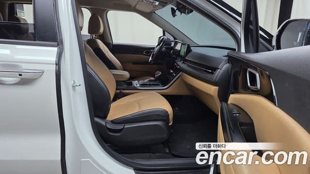 Kia Carnival 2022 — Фото 11/20