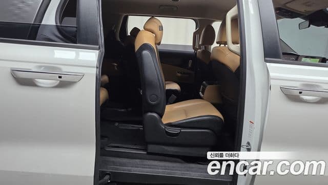 Kia Carnival 2022 — Фото 12/20