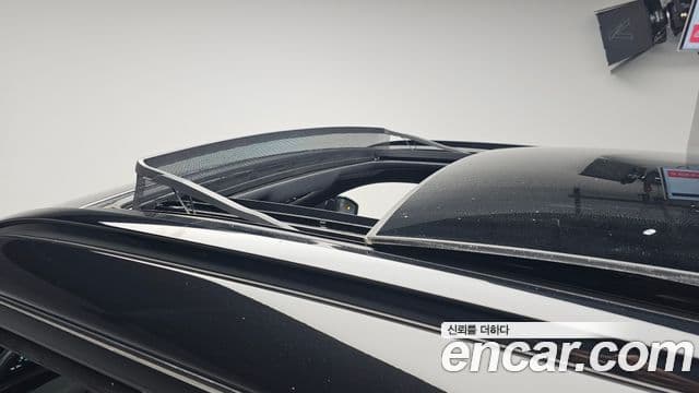 Land Rover Range Rover Velar 2022 — Şəkil 17/20