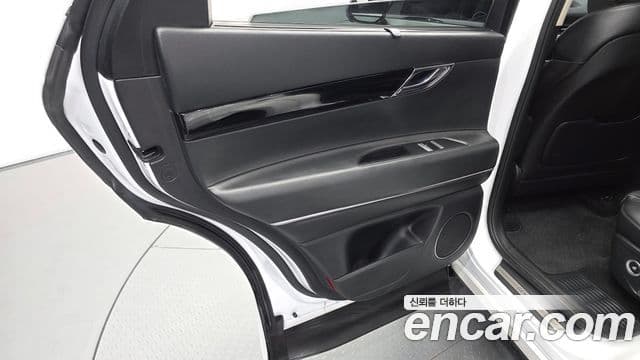 Genesis GV80 2020 — Photo 25/33