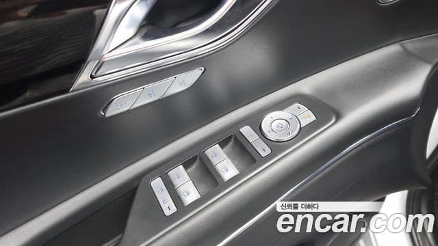 Genesis GV80 2020 — Photo 29/33