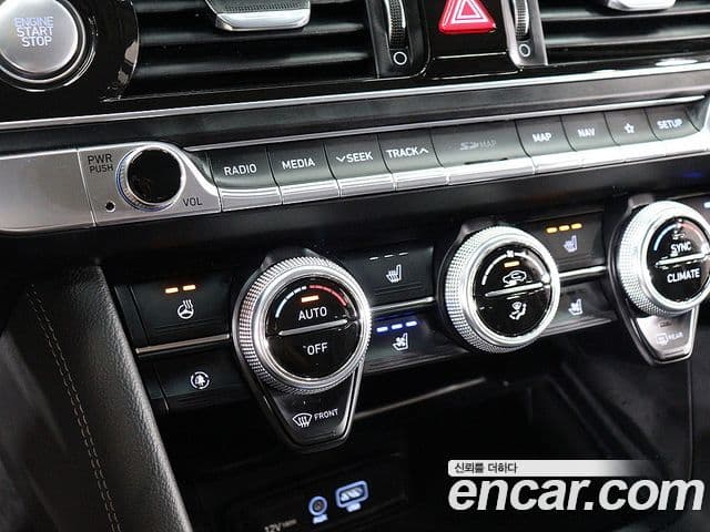 Genesis G70 2019 — ფოტო 8/19