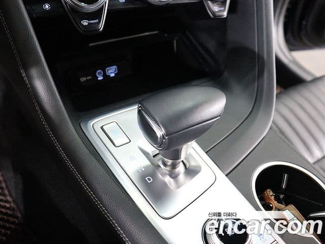 Genesis G70 2019 — ფოტო 9/19