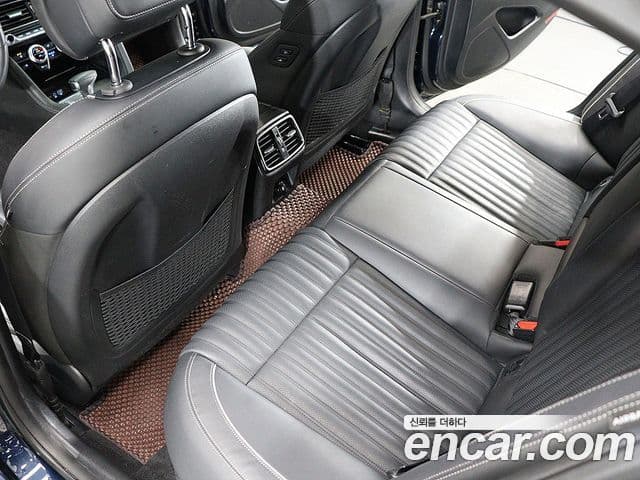 Genesis G70 2019 — ფოტო 16/19