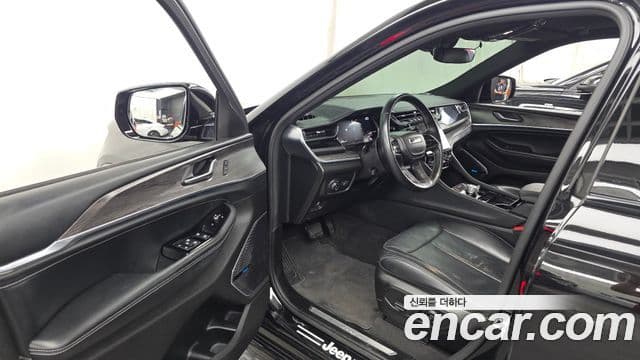 Jeep Grand Cherokee 2022 — ფოტო 10/20
