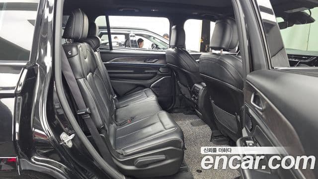 Jeep Grand Cherokee 2022 — ფოტო 12/20