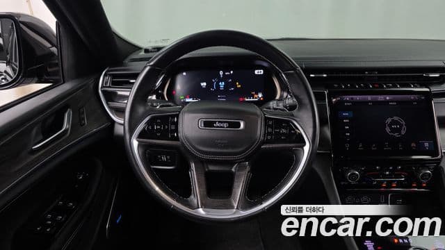 Jeep Grand Cherokee 2022 — ფოტო 13/20