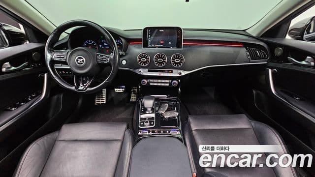 Kia Stinger 2018 — Фото 7/20