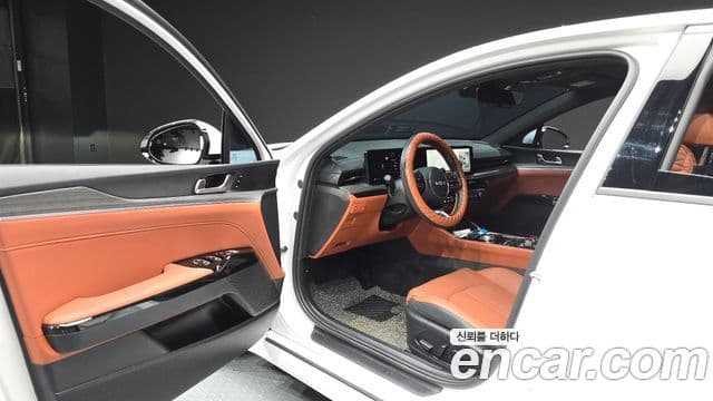 Kia K5 2024 — Şəkil 10/20