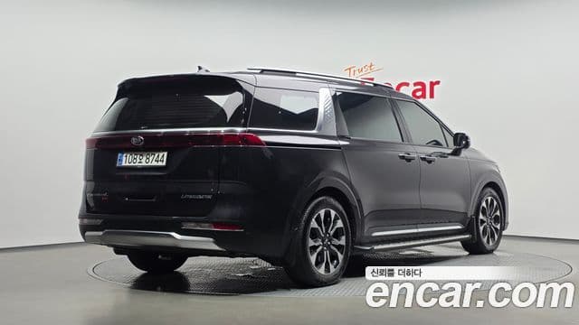 Kia Carnival 2021 — ფოტო 2/20