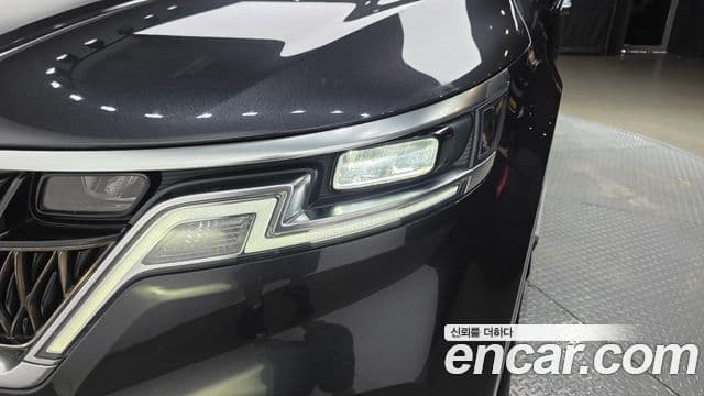 Kia Carnival 2021 — Photo 14/42