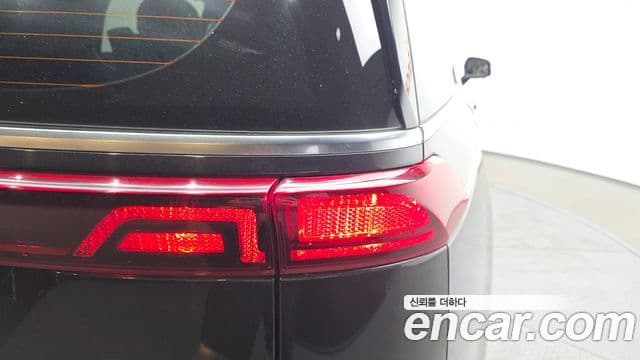 Kia Carnival 2021 — Photo 24/42