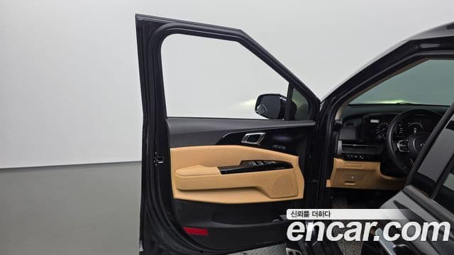 Kia Carnival 2021 — Photo 28/42