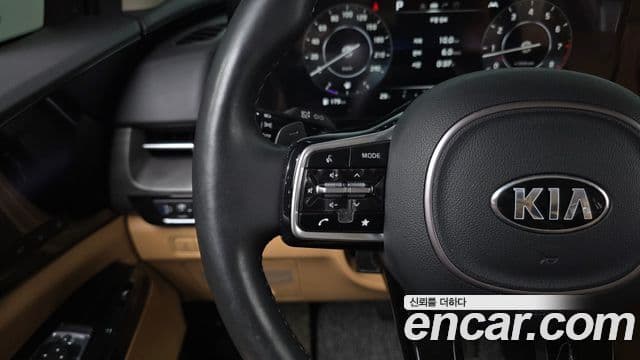 Kia Carnival 2021 — Photo 9/42
