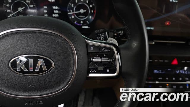 Kia Carnival 2021 — Photo 21/42