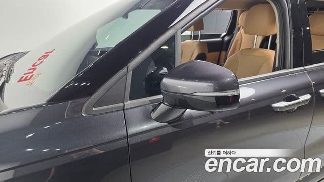 Kia Carnival 2021 — Photo 17/42