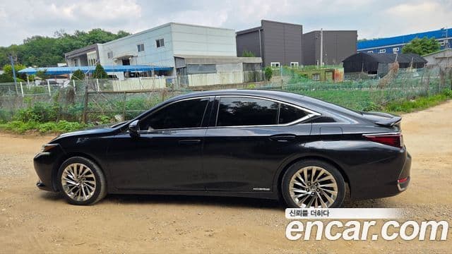 Lexus ES300h 2020 — ფოტო 3/11