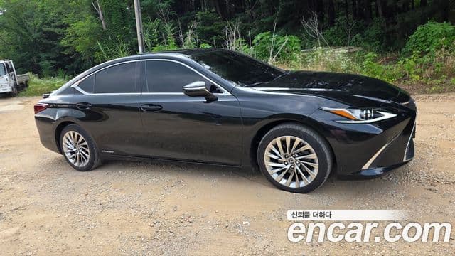 Lexus ES300h 2020 — ფოტო 4/11