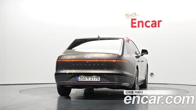 Hyundai Grandeur 2023 — ფოტო 4/20