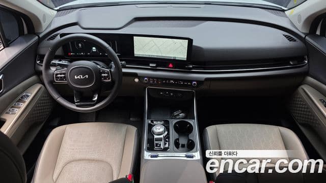 Kia Carnival 2023 — ფოტო 7/20