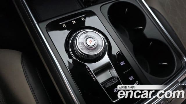 Kia Carnival 2023 — ფოტო 9/20