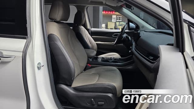 Kia Carnival 2023 — ფოტო 11/20