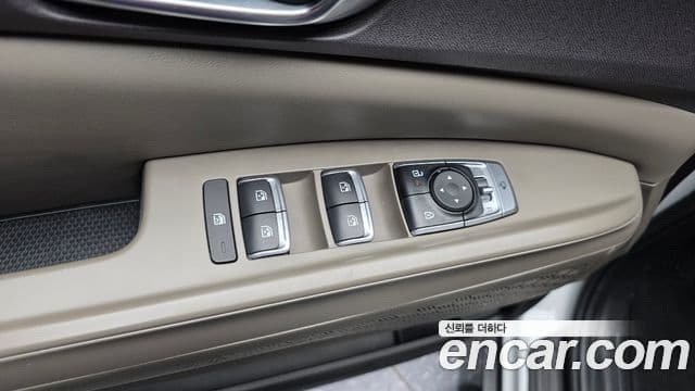 Kia Carnival 2023 — Photo 16/35