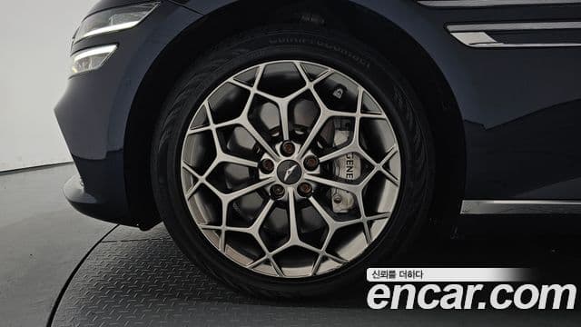 Genesis Electrified G80 2023 — фото 5 из 20