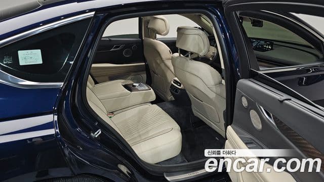 Genesis Electrified G80 2023 — фото 12 из 20