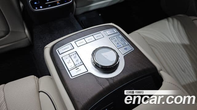 Genesis Electrified G80 2023 — фото 19 из 20