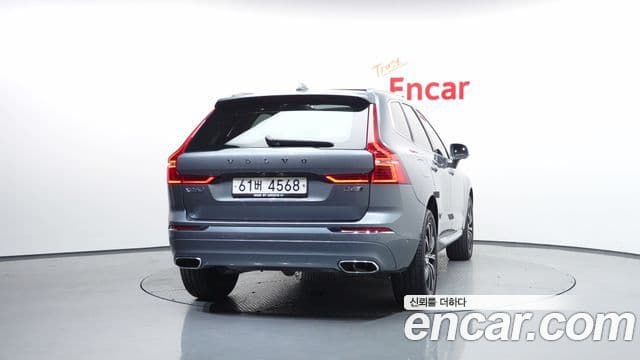 Volvo XC60 2018 — ფოტო 4/20