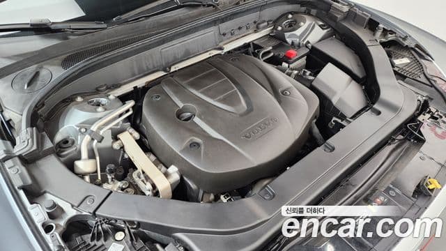 Volvo XC60 2018 — ფოტო 6/20