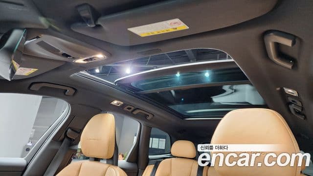 Volvo XC60 2018 — ფოტო 18/20