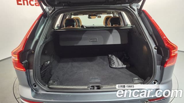 Volvo XC60 2018 — ფოტო 20/20
