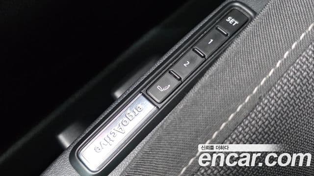 Volkswagen Golf 2023 — Şəkil 15/20