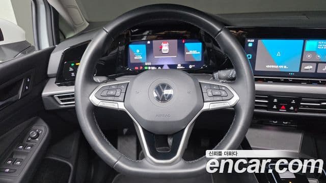 Volkswagen Golf 2023 — Şəkil 16/20