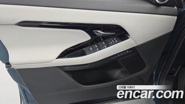 Land Rover Range Rover Evoque 2024 — Photo 6/33