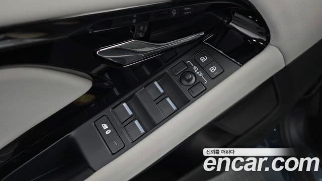 Land Rover Range Rover Evoque 2024 — Photo 32/33