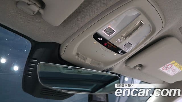 Volvo XC40 2025 — ფოტო 18/20
