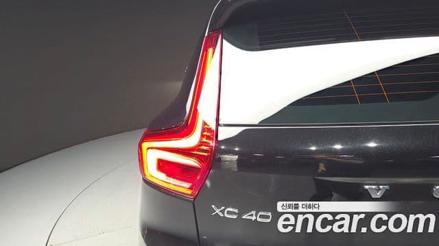 Volvo XC40 2025 — Photo 26/34