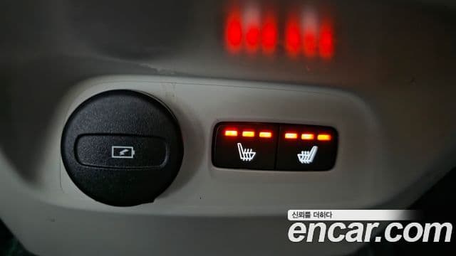 Volvo XC40 2025 — Photo 4/34