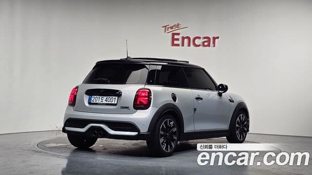 Mini Cooper S 2021 — ფოტო 2/20
