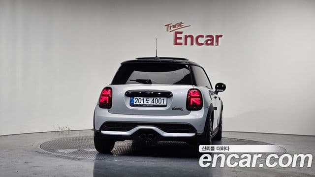 Mini Cooper S 2021 — ფოტო 4/20