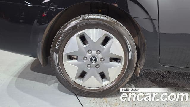 Hyundai Staria 2025 — фото 5 из 20