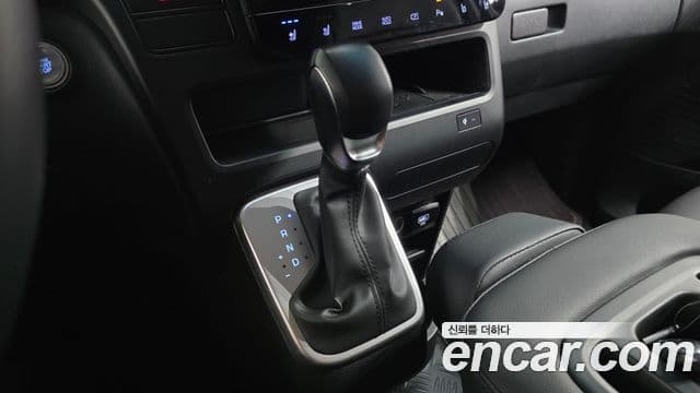 Hyundai Staria 2025 — фото 9 из 20