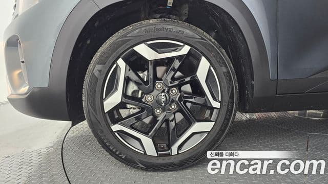 Kia Seltos 2025 — ფოტო 5/20